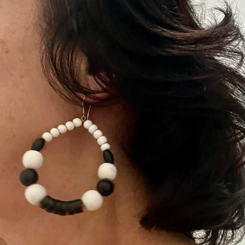 Black and White Beaded Hoop Earrings - Picture 5 of 16